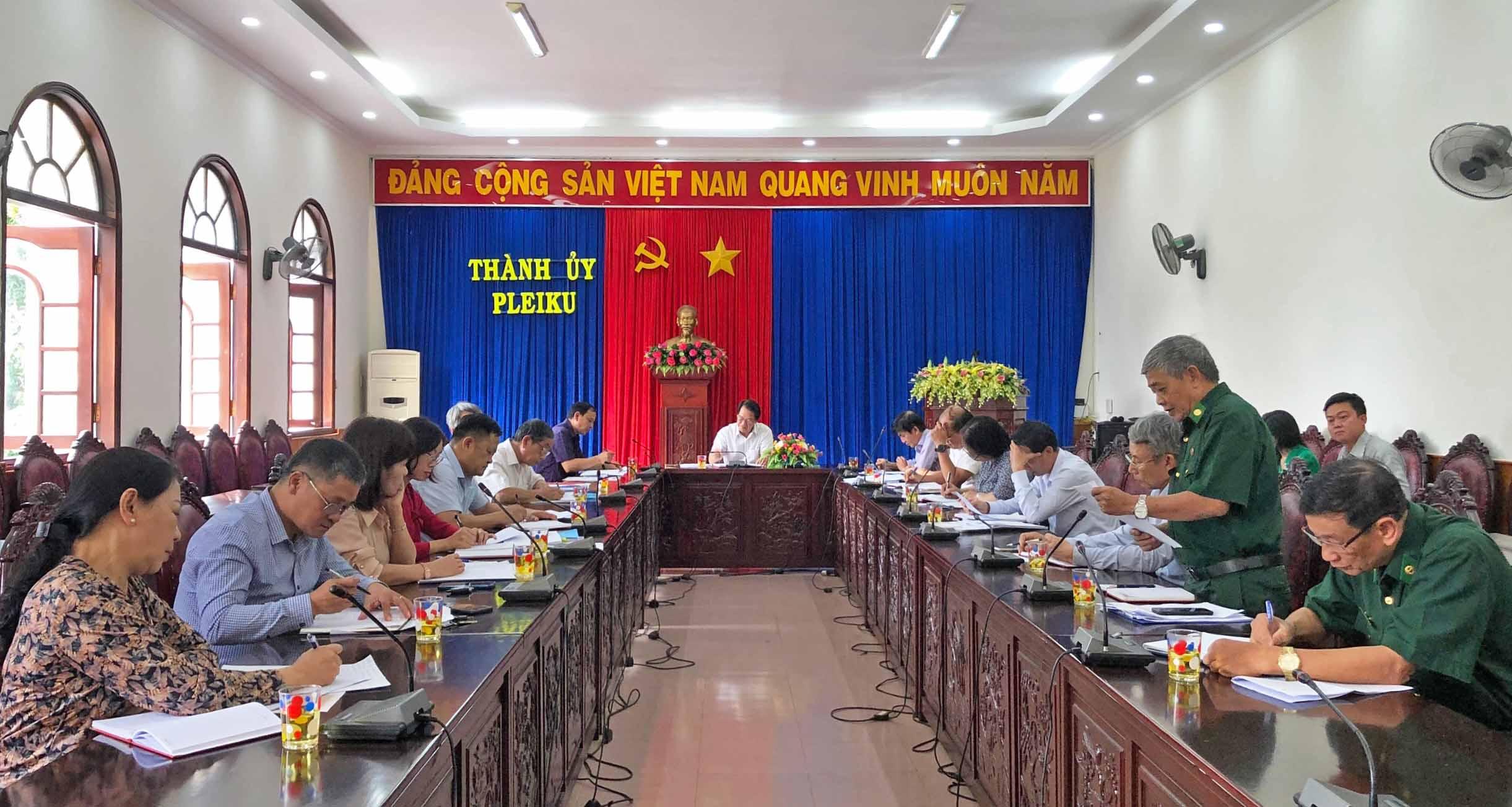 Quang cảnh buổi làm việc. Ảnh: Bá Bính