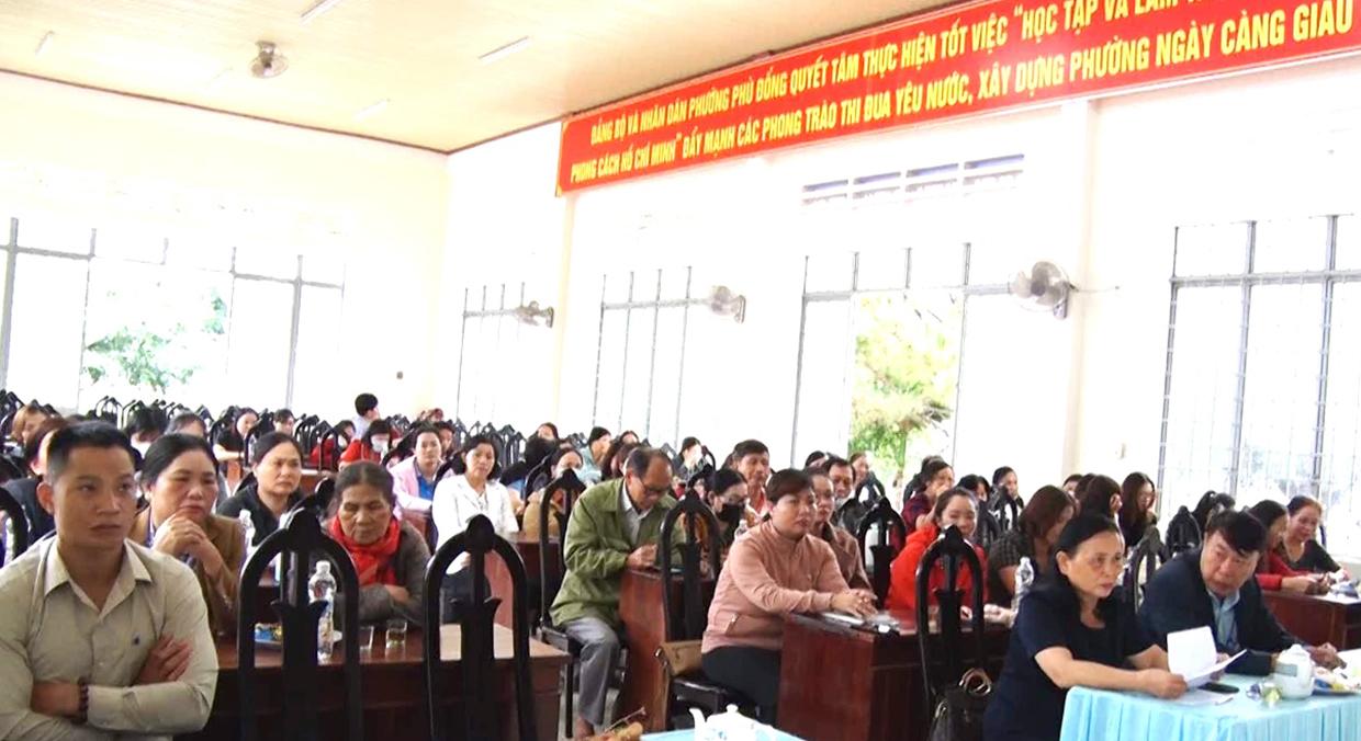 Quang cảnh buổi truyền thông chuyên đề Ngày Dân số thế giới. Ảnh:  Minh Long