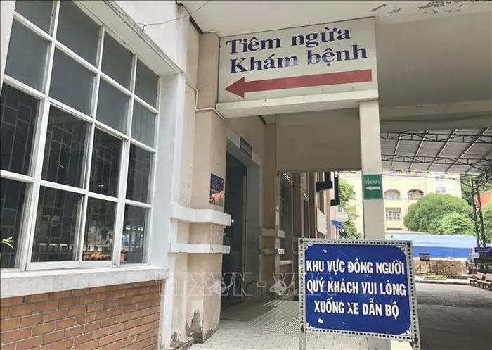 Khu vực tiêm chủng của Viện Pasteur TP. Hồ Chí Minh không một bóng người. Ảnh: TTXVN