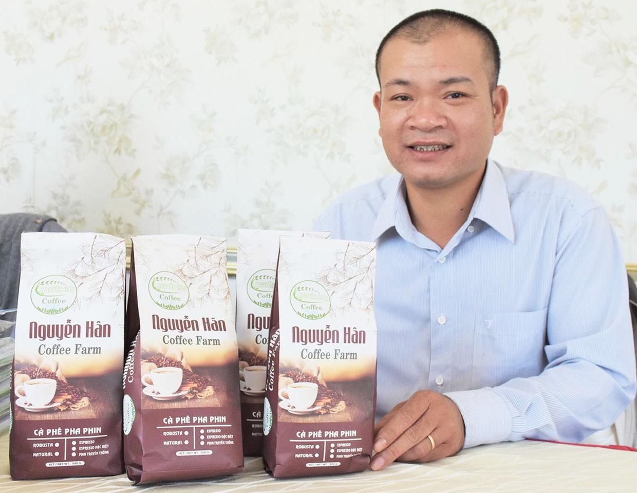 Ông Nguyễn Văn Hân-chủ cơ sở cà phê Nguyễn Hân farm (thôn Le 2, xã Ia Lang, huyện Đức Cơ). Ảnh: Trần Dung