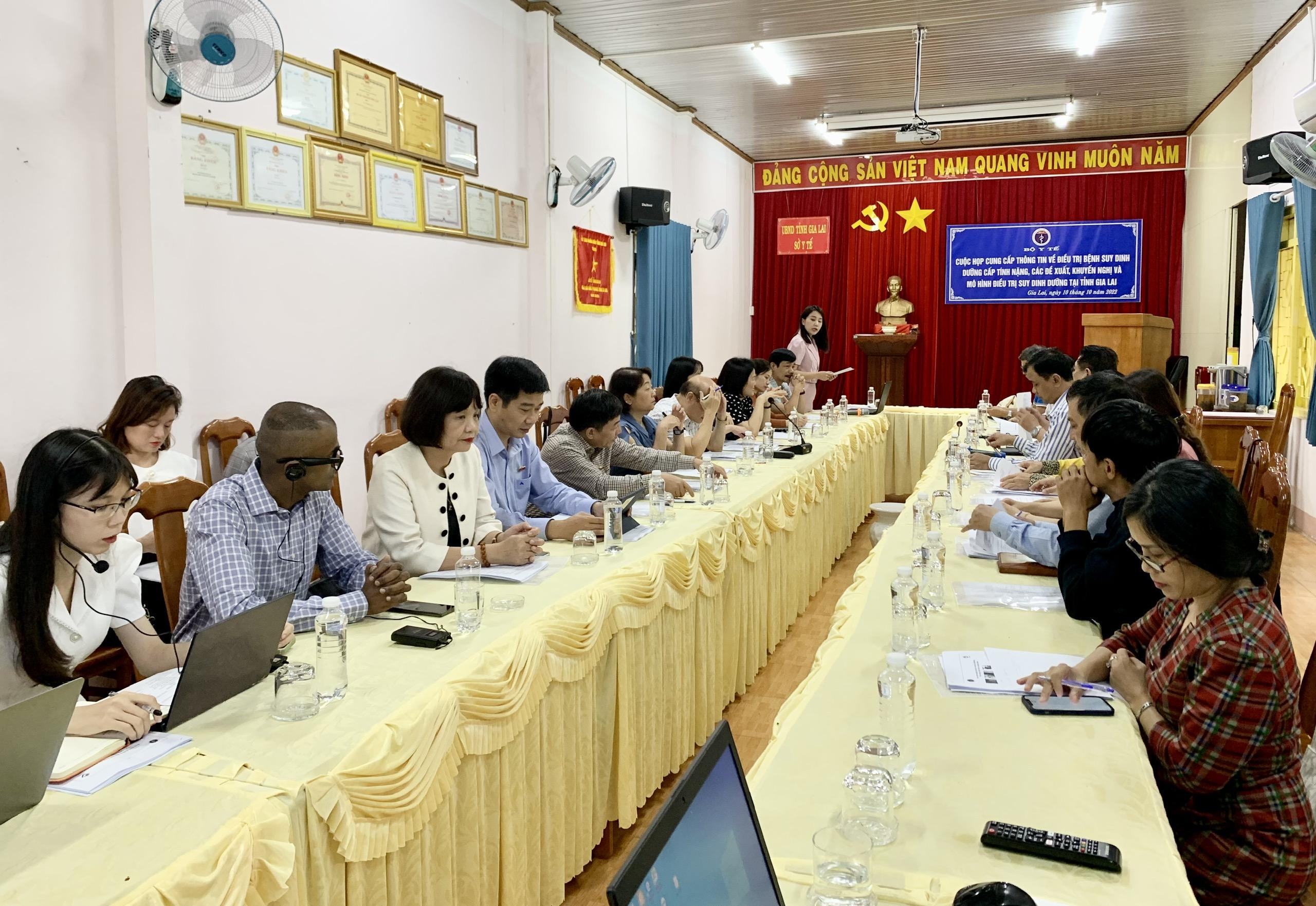 Quang cảnh buổi làm việc. Ảnh: Như Nguyện