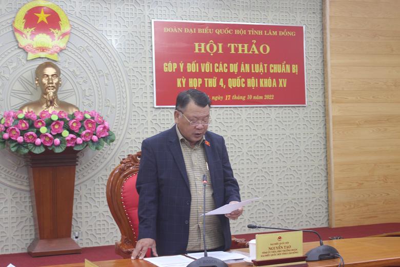 Ông Nguyễn Tạo - Phó Trưởng đoàn chuyên trách Đoàn ĐBQH tỉnh chủ trì hội thảo góp ý Dự thảo Luật Phòng thủ dân sự