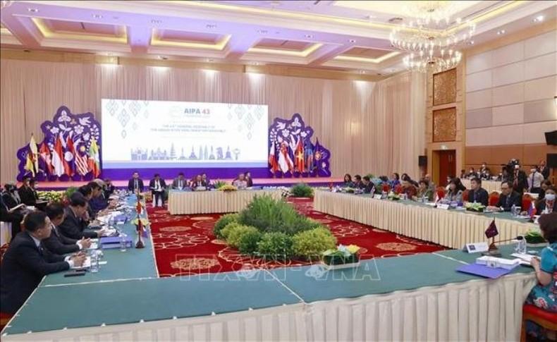 Quang cảnh phiên họp Ban Chấp hành AIPA-43, tối 20/11. (Ảnh TTXVN)