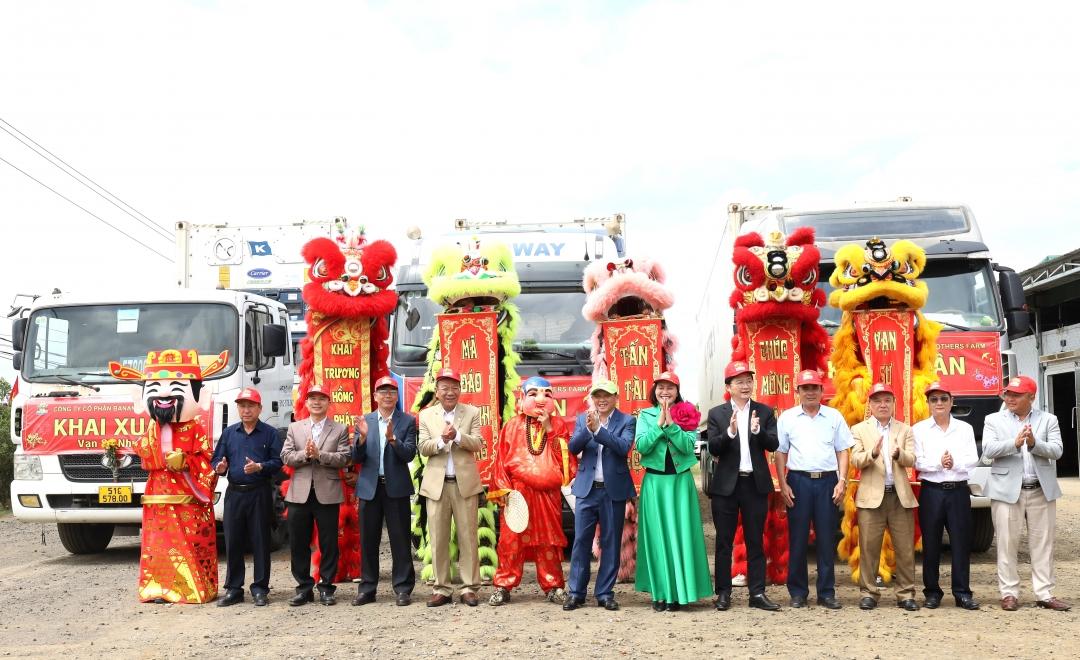 Lễ xuất khẩu lô hàng chuối tươi đầu năm Giáp Thìn tại Công ty Cổ phần Banana Brothers Farm