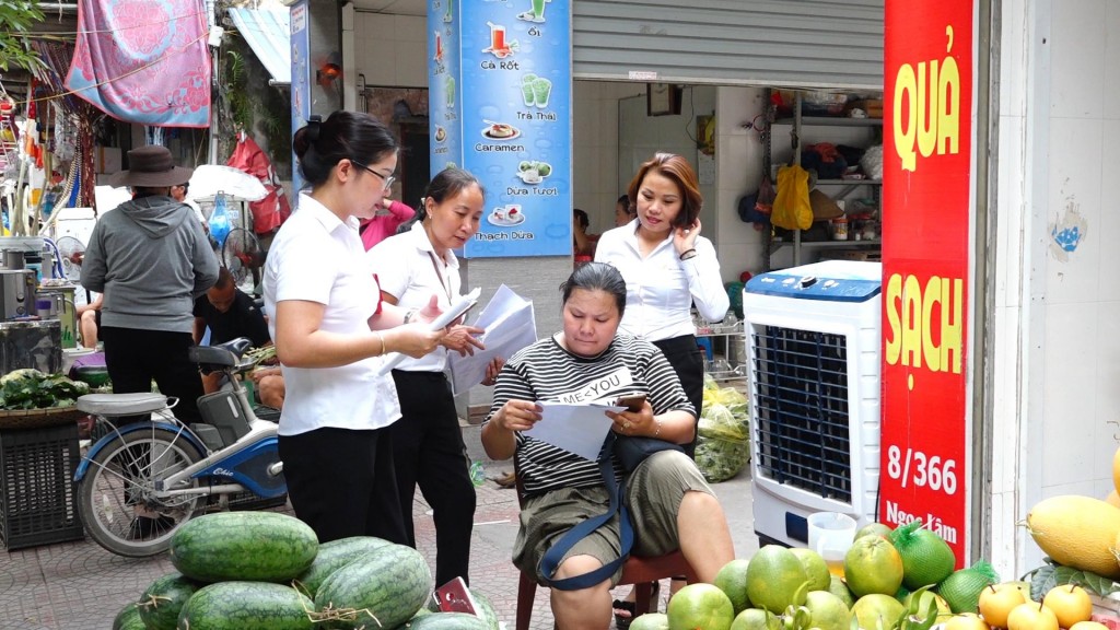 Đẩy mạnh chi trả lương hưu qua thẻ ATM