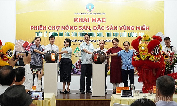 Khai mạc Phiên chợ nông sản, đặc sản vùng miền