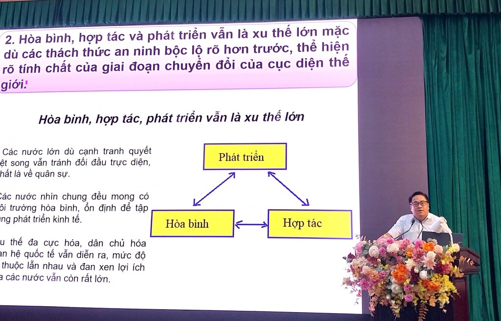 Hà Nội: Tuyên truyền về xây dựng văn hoá giao thông an toàn