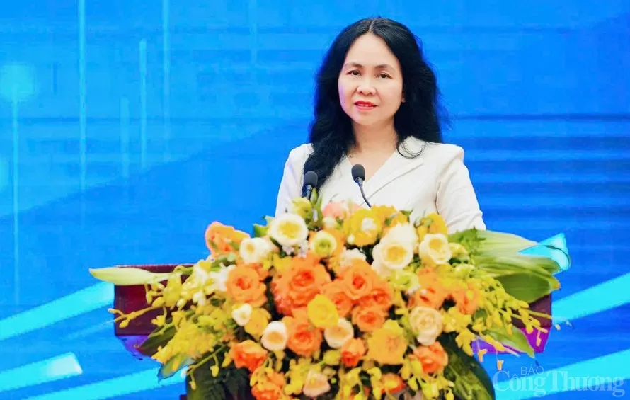 Bà Lê Hoàng Oanh, Cục trưởng Cục Thương mại điện tử và Kinh tế số. Bà Lê Hoàng Oanh, Cục trưởng Cục Thương mại điện tử và Kinh tế số.