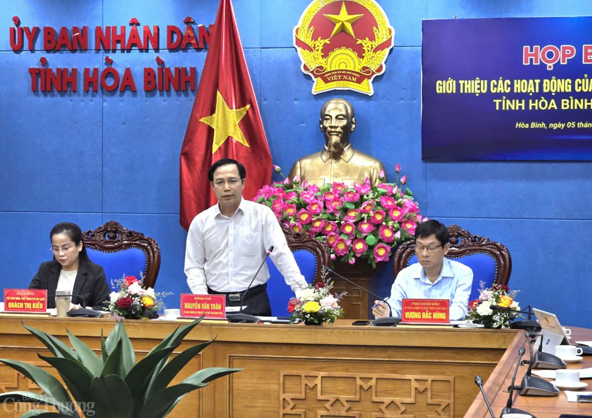 Ông Nguyễn Văn Toàn - Pho chủ tịch tỉnh Hòa Bình Ông Nguyễn Văn Toàn - Pho chủ tịch tỉnh Hòa Bình