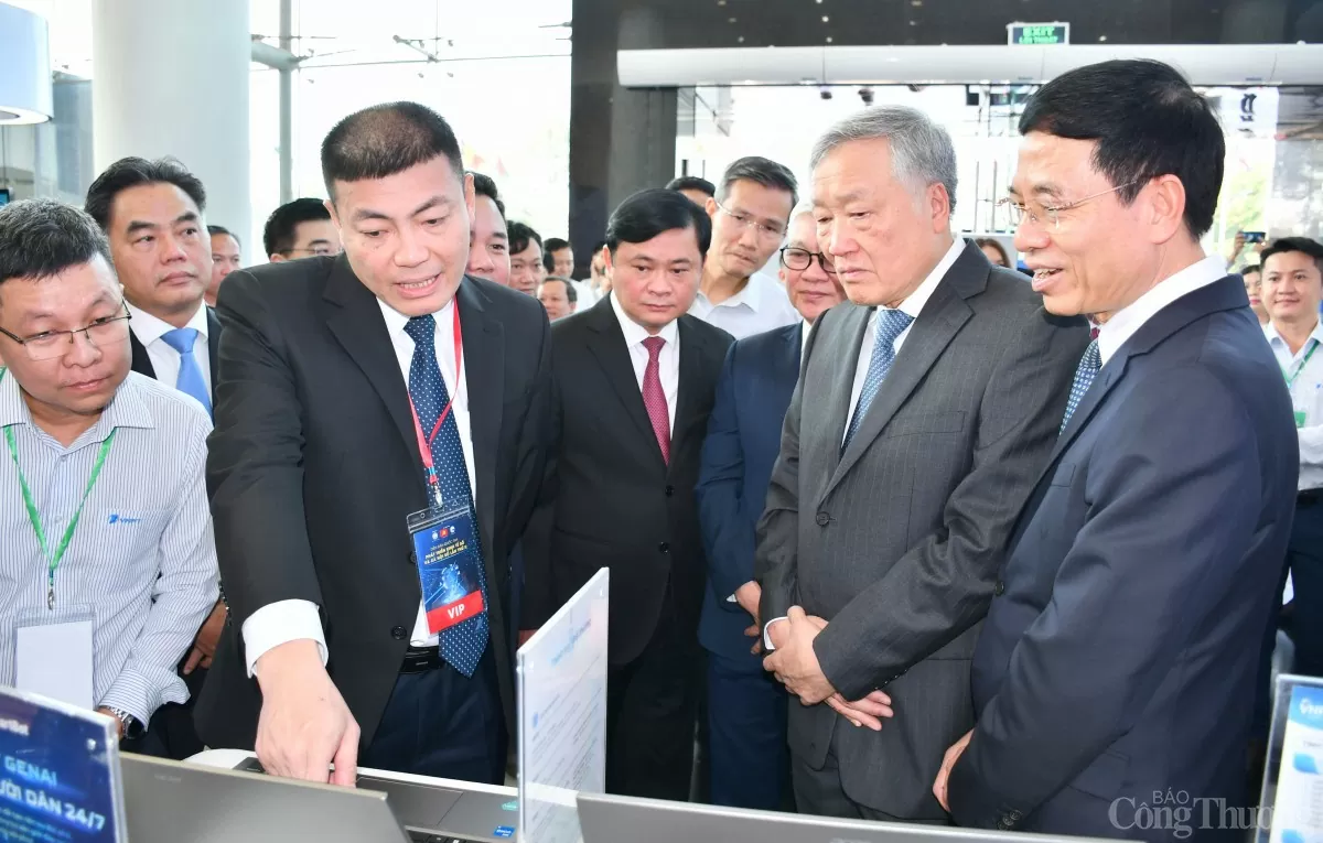 Phó Thủ tướng Nguyễn Hòa Bình dự Diễn đàn Quốc gia Phát triển Kinh tế số và Xã hội số Phó Thủ tướng Thường trực Nguyễn Hòa Bình dự Diễn đàn Quốc gia phát triển Kinh tế số và Xã hội số