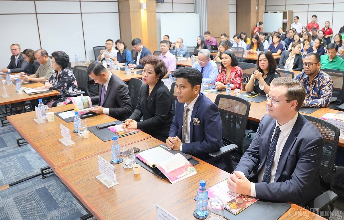 Khai mạc Tuần lễ kết nối giao thương, giới thiệu sản phẩm ngành lương thực thực phẩm Khai mạc Tuần lễ kết nối giao thương, giới thiệu sản phẩm ngành lương thực thực phẩm