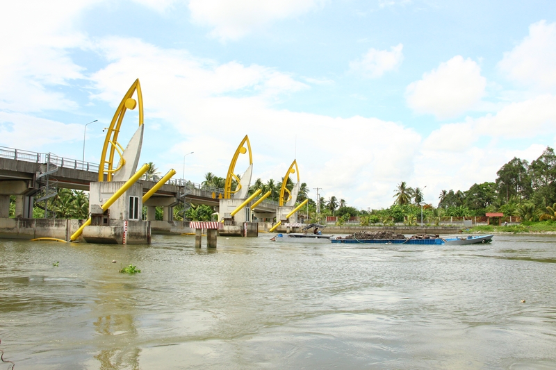 Để bảo vệ bờ sông, bờ biển hiệu quả cần xem xét kết hợp nhiều giải pháp khác nhau.