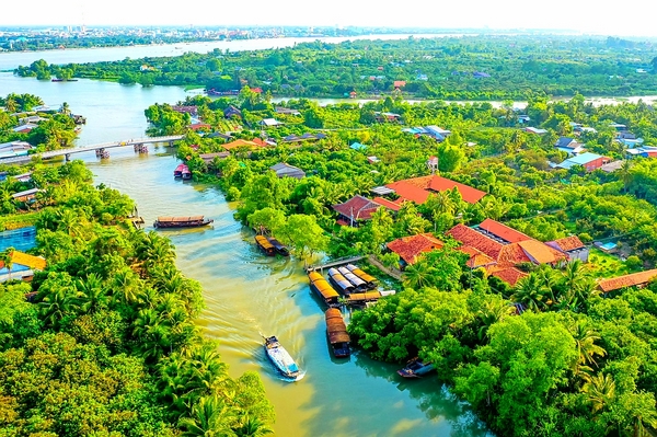 Đẩy nhanh phát triển kinh tế xanh, kinh tế tuần hoàn, kinh tế số là một trong những giải pháp trọng tâm trong lãnh đạo, chỉ đạo thực hiện nhiệm vụ phát triển kinh tế- xã hội của tỉnh Vĩnh Long. Ảnh: NGUYỄN ĐỨC LIÊM