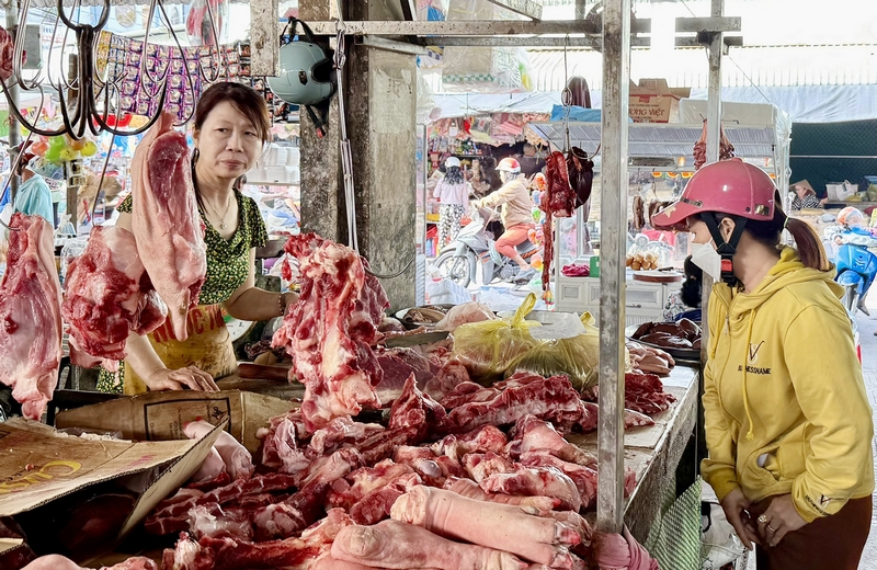 Giá thịt heo tăng nhẹ.