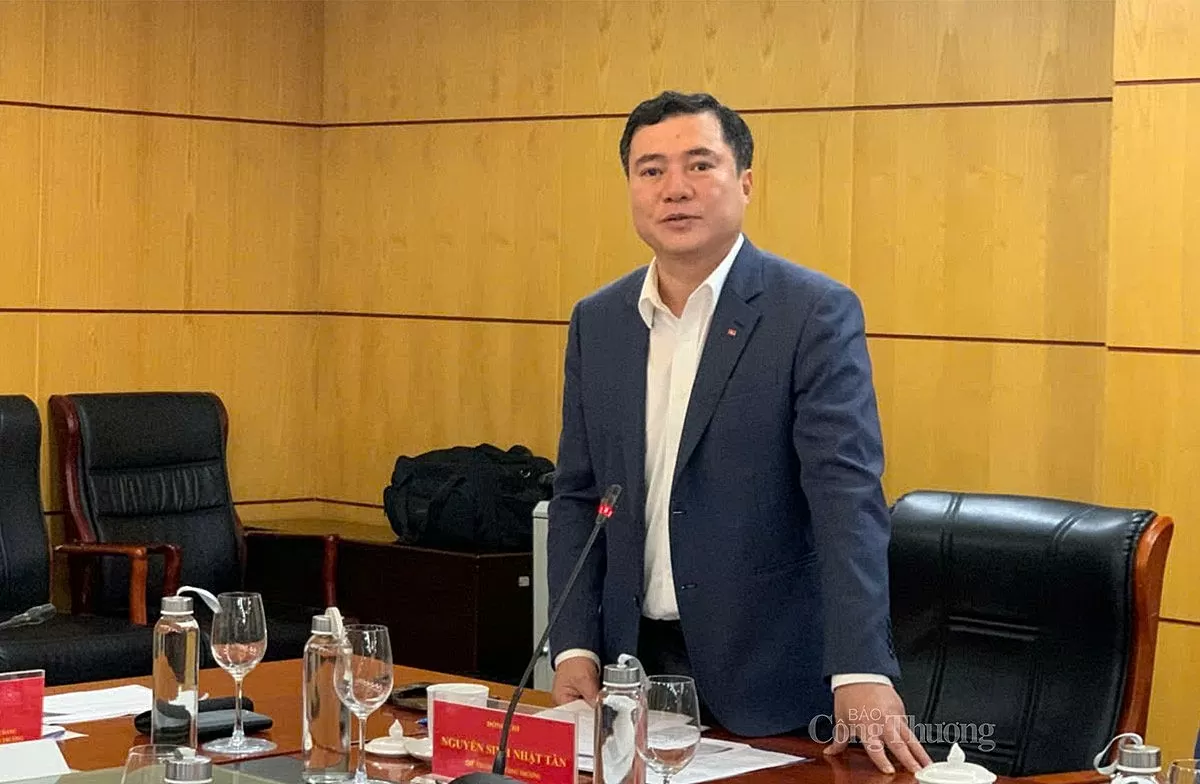 Thứ trưởng Bộ Công Thương Nguyễn Sinh Nhật Tân chia sẻ tại cuộc họp về tình hình sản xuất và tiêu thụ lúa gạo Đồng bằng sông Cửu Long Thứ trưởng Bộ Công Thương Nguyễn Sinh Nhật Tân chia sẻ tại cuộc họp về tình hình sản xuất và tiêu thụ lúa gạo Đồng bằng sông Cửu Long