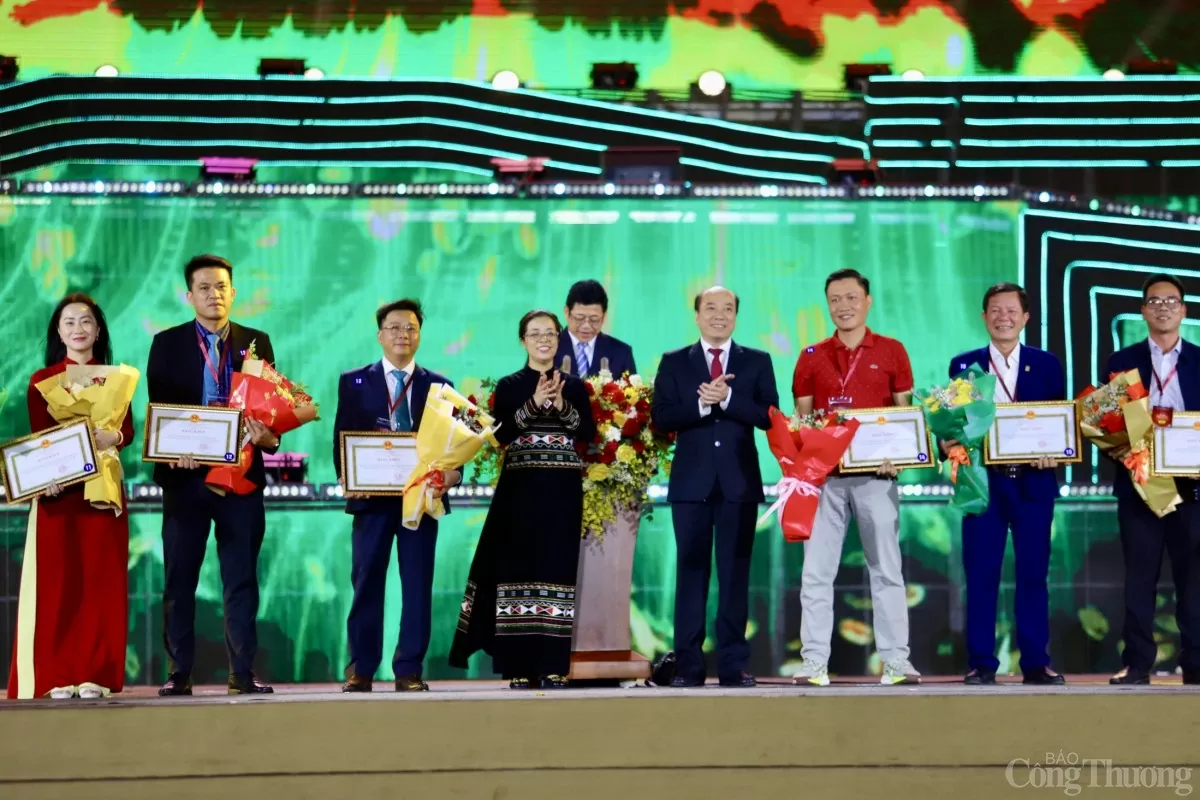 Lễ hội cà phê Buôn Ma Thuột khép lại đầy ấn tượng Lễ hội cà phê Buôn Ma Thuột khép lại đầy ấn tượng