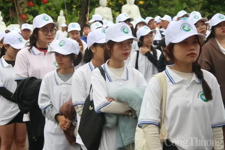 Sinh viên các trường đại học trên địa bàn TP. Đà Nẵng hào hứng tham gia sự kiện “Đi bộ vì hòa bình 2025”, góp phần lan tỏa thông điệp nhân văn và tinh thần đoàn kết trong cộng đồng