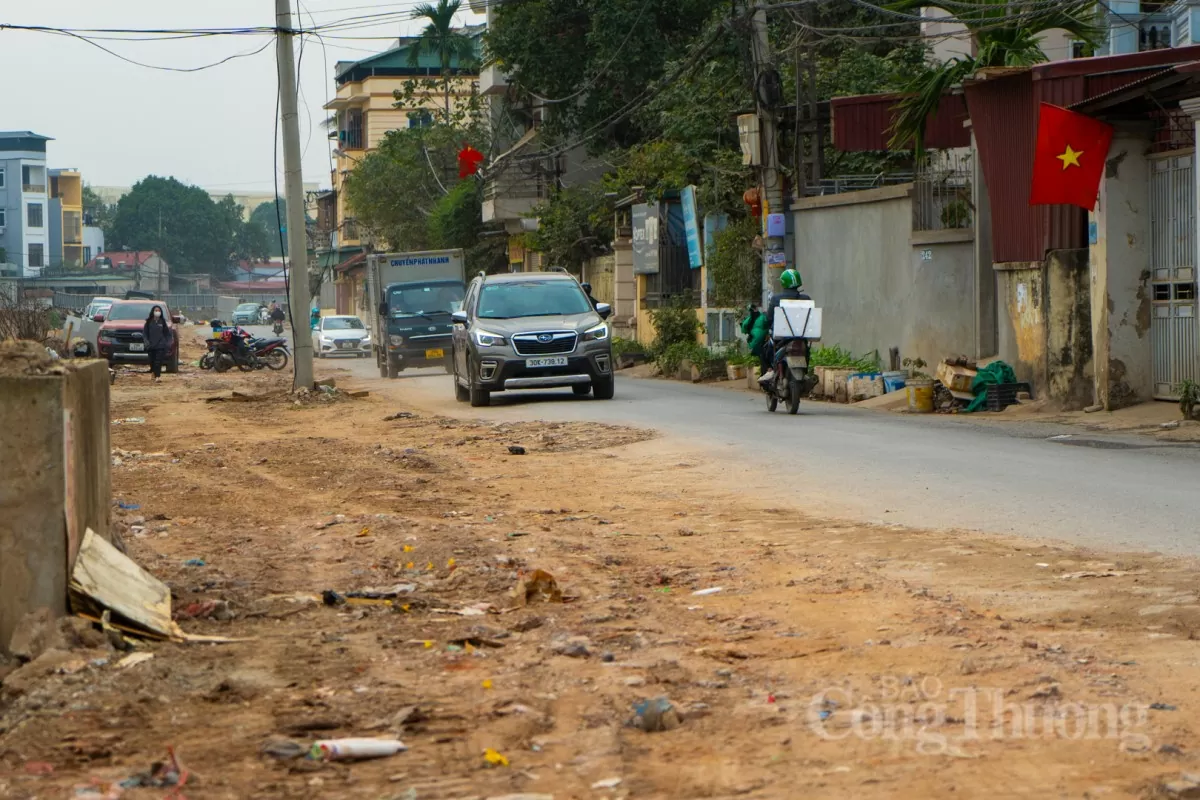 Hà Nội: Trạm bơm Yên Nghĩa 7.466 tỷ đồng ngổn ngang rác thải