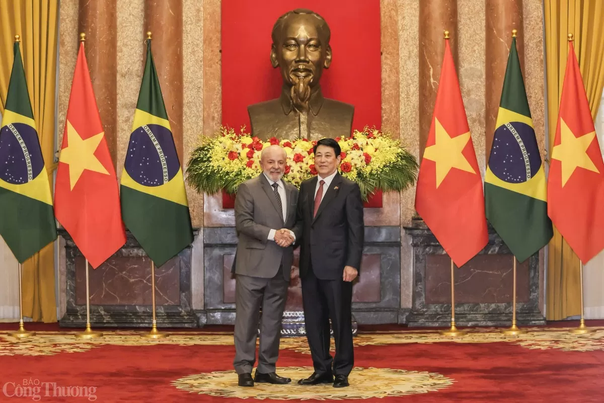 Chủ tịch nước đón Tổng thống Brazil