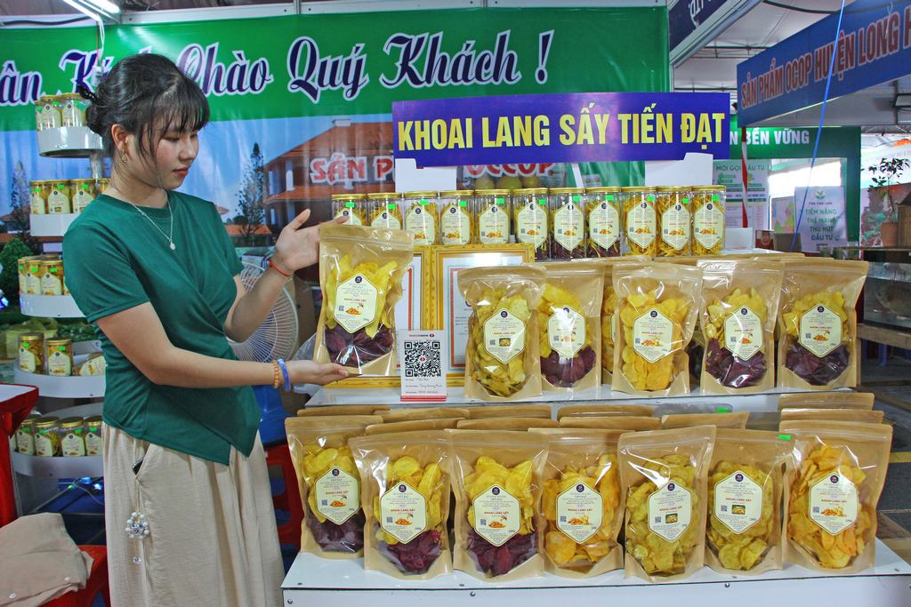 Ngành nông nghiệp huyện tăng cường hỗ trợ các cơ sở đạt chứng nhận OCOP.