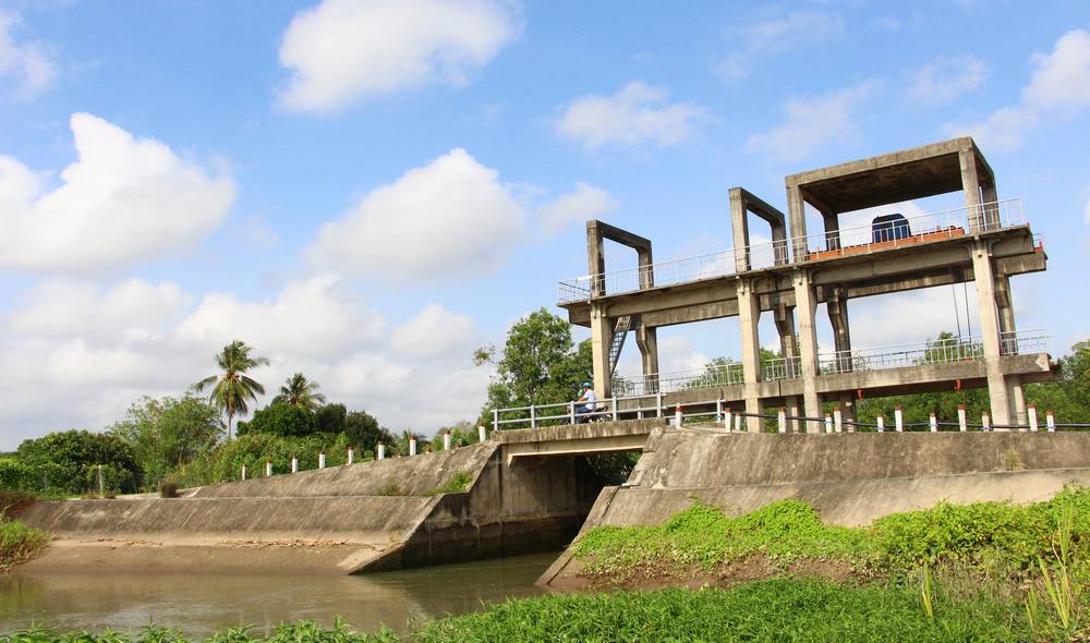 Các công trình đê bao, cống ngăn mặn phát huy hiệu quả trong mùa hạn, mặn.
