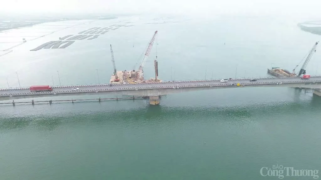 Dự án mở rộng cầu Giang ở Quảng Bình đang được thi công Dự án mở rộng cầu Giang ở Quảng Bình đang được thi công