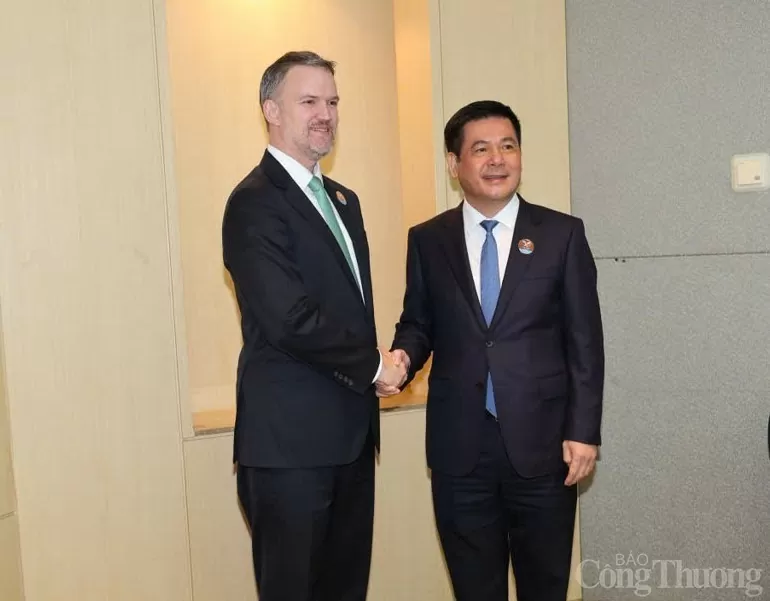 Bộ trưởng Nguyễn Hồng Diên họp song phương với Đại diện HoaKỳ Bộ trưởng Nguyễn Hồng Diên họp song phương với Đại diện HoaKỳ