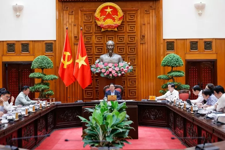 Thủ tướng nhấn mạnh, các bộ ngành phải triển khai công việc khẩn trương, nghiêm túc, khoa học, trên cơ sở chức năng, nhiệm vụ, quyền hạn của mình - Ảnh: VGP/Nhật Bắc Thủ tướng nhấn mạnh, các bộ ngành phải triển khai công việc khẩn trương, nghiêm túc, khoa học, trên cơ sở chức năng, nhiệm vụ, quyền hạn của mình - Ảnh: VGP/Nhật Bắc