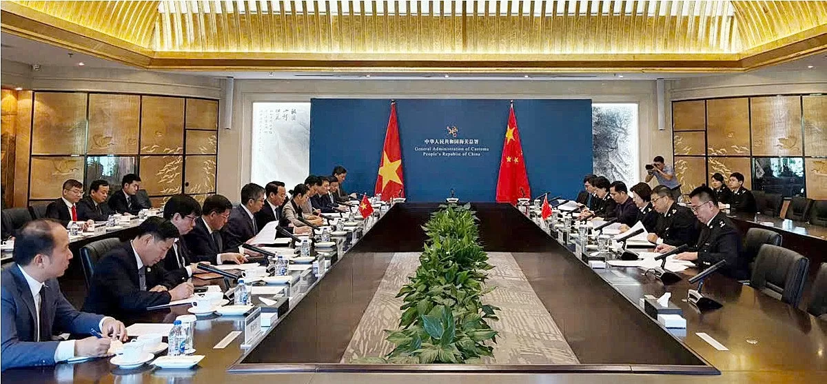 Bộ trưởng Bộ Nông nghiệp và Môi trường Đỗ Đức Duy dẫn đầu đoàn công tác sang làm việc với Tổng cục Hải quan Trung Quốc. Ảnh: ICD.