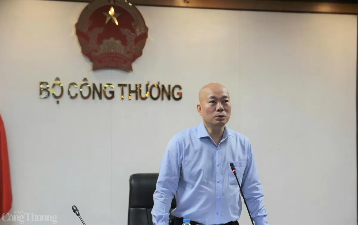 Giao ban xúc tiến thương mại với thương vụ tháng 5/2025: Thúc đẩy xuất khẩu dệt may - da giày Giao ban xúc tiến thương mại với thương vụ tháng 5/2025: Thúc đẩy xuất khẩu dệt may - da giày