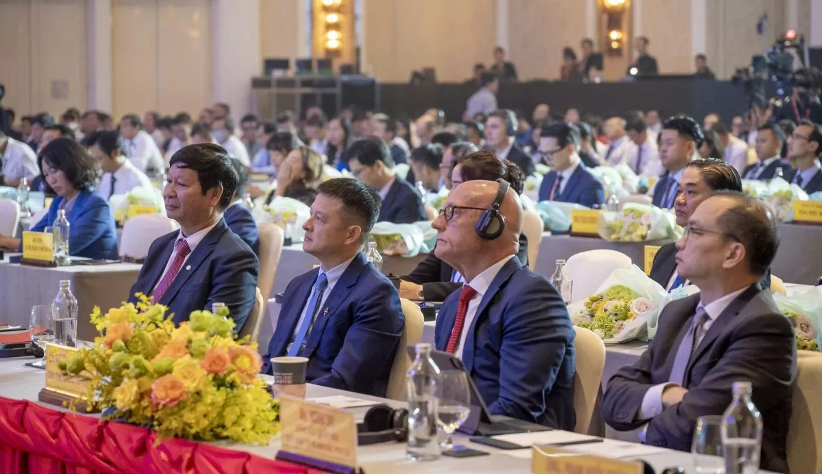 Đại diện các DN, nhà đầu tư trong nước và quốc tế tham dự hội nghị. Đại diện các DN, nhà đầu tư trong nước và quốc tế tham dự hội nghị.