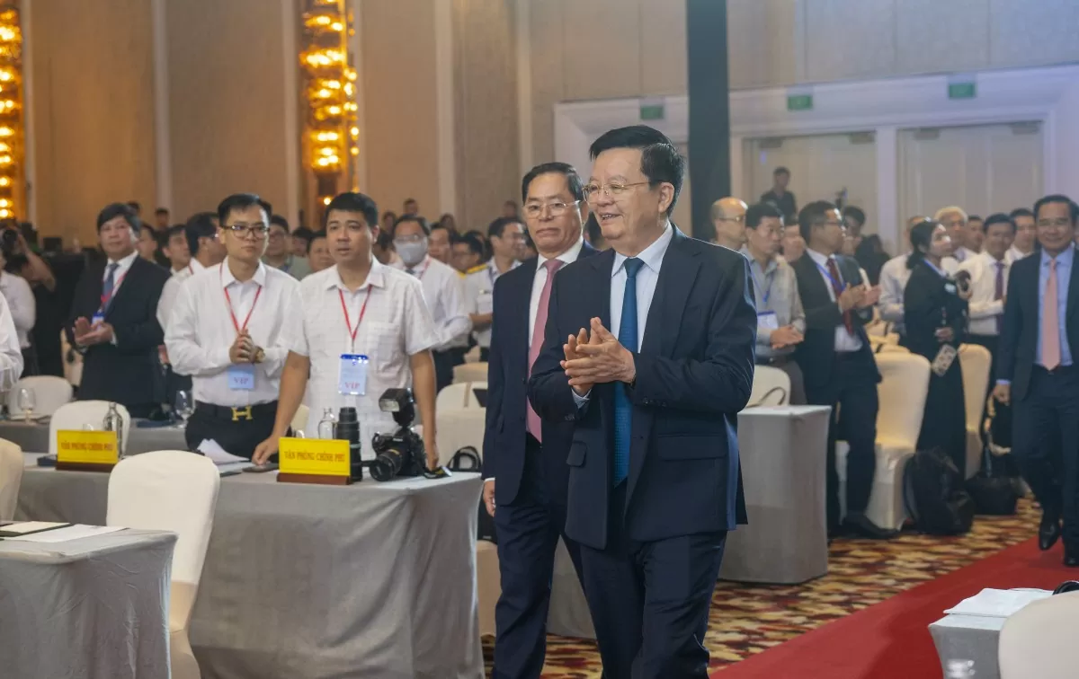 Phó Thủ tướng Mai Văn Chính dự Hội nghị đầu tư tại Bà Rịa - Vũng Tàu Phó Thủ tướng Mai Văn Chính dự Hội nghị đầu tư tại Bà Rịa - Vũng Tàu