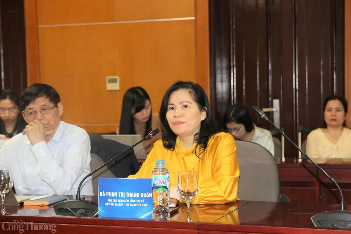 Giao ban xúc tiến thương mại với thương vụ tháng 5/2025: Thúc đẩy xuất khẩu dệt may - da giày Giao ban xúc tiến thương mại với thương vụ tháng 5/2025: Thúc đẩy xuất khẩu dệt may - da giày