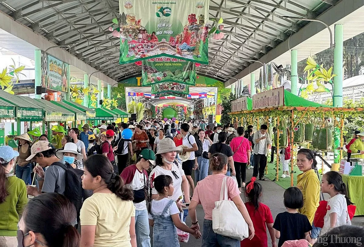 “Săn” trái cây giá rẻ tại Lễ hội Trái cây Nam Bộ “Săn” trái cây giá rẻ tại Lễ hội trái cây Nam Bộ