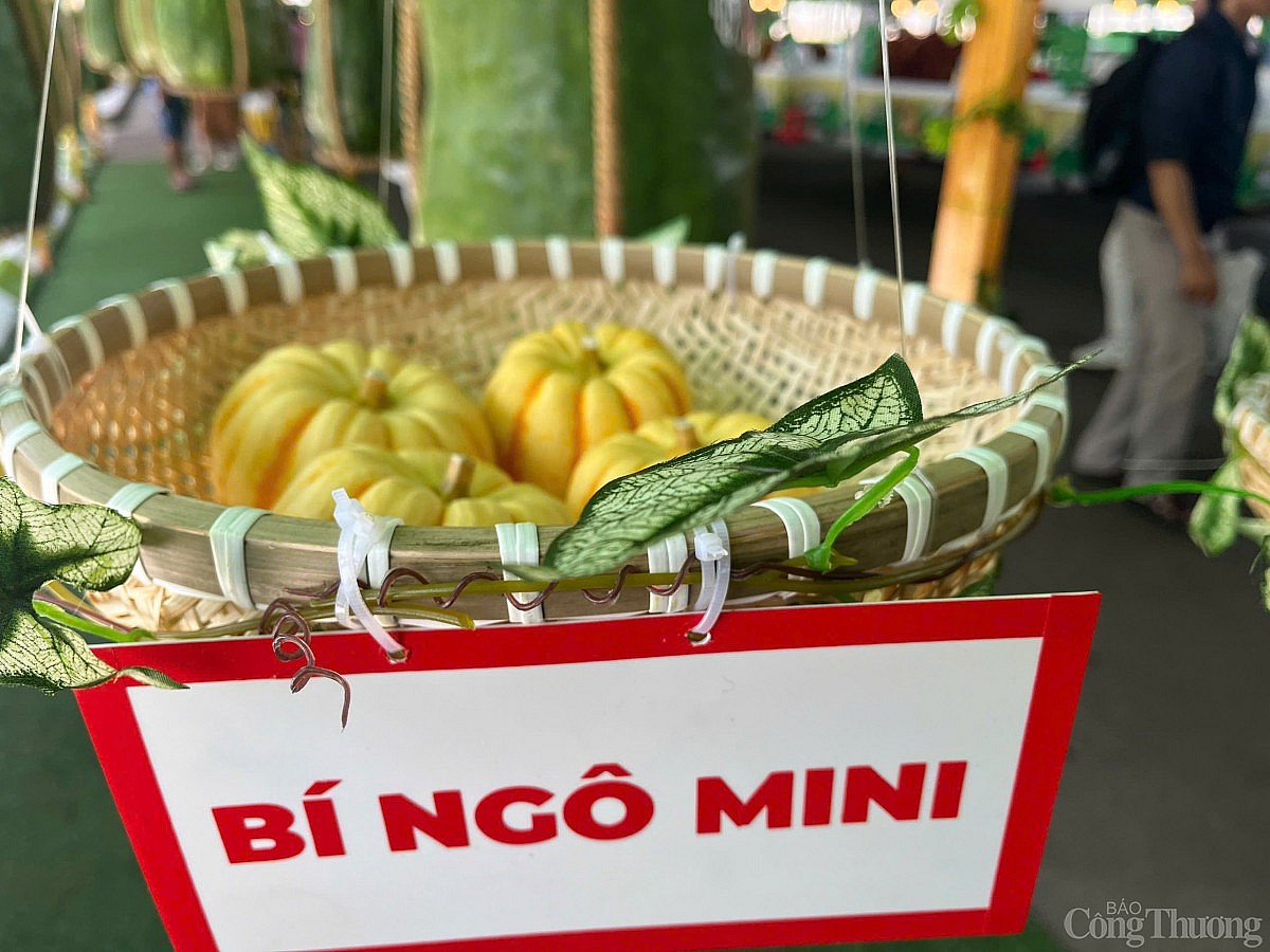 “Săn” trái cây giá rẻ tại Lễ hội Trái cây Nam Bộ