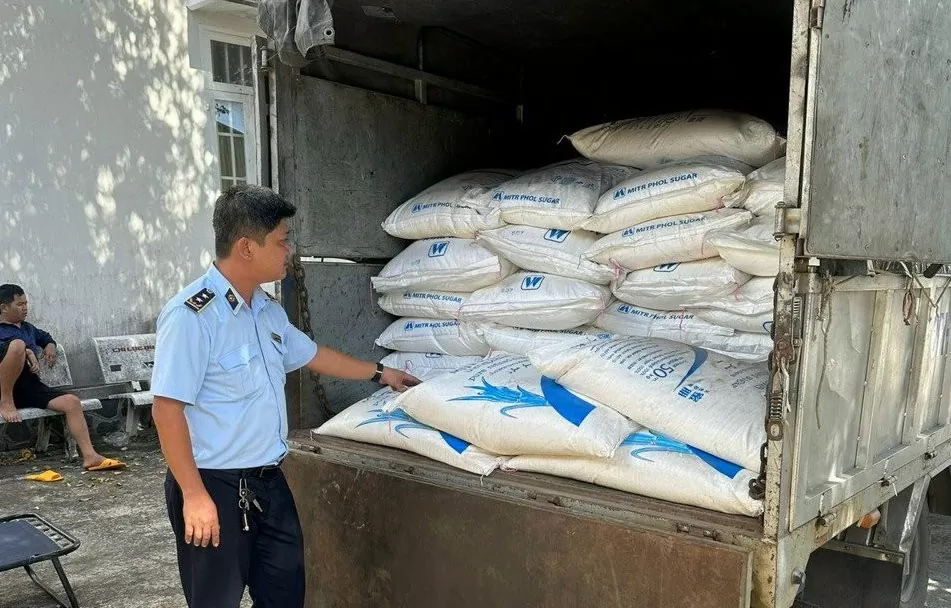 Tây Ninh: Kiểm soát thị trường, ngăn chặn buôn lậu đường cát xuyên biên giới Tây Ninh: Kiểm soát thị trường, ngăn chặn buôn lậu đường cát xuyên biên giới