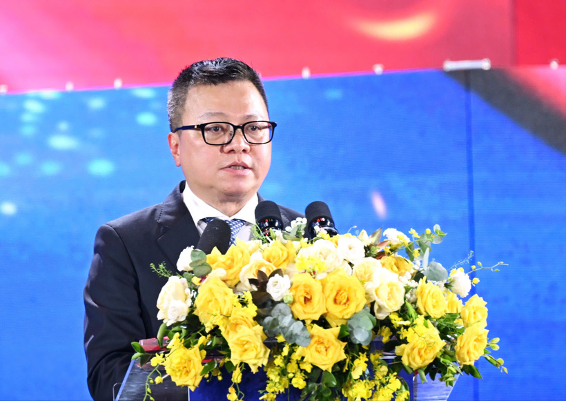 Nhà báo Lê Quốc Minh - Uỷ viên Trung ương Đảng, Tổng Biên tập Báo Nhân dân, Phó Trưởng ban Tuyên giáo và Dân vận Trung ương, Chủ tịch Hội Nhà báo Việt Nam, Chủ tịch Hội đồng Giải Báo chí Quốc gia phát biểu tại lễ trao giải - Ảnh: Cấn Dũng