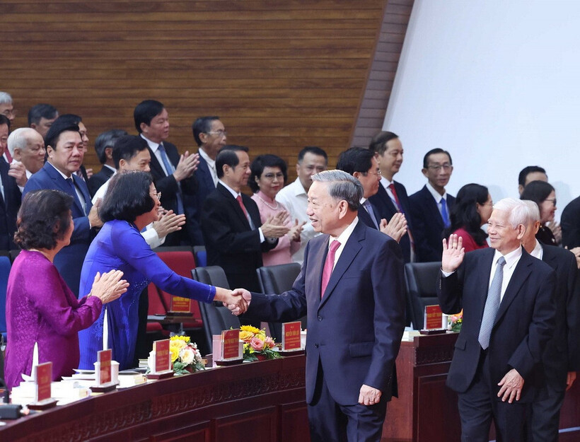Tổng Bí thư Tô Lâm tham dự Lễ công bố các nghị quyết, quyết định của Trung ương và địa phương về sáp nhập đơn vị hành chính. Ảnh: TTXVN