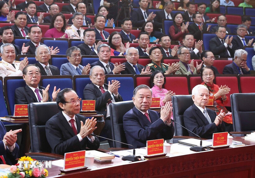 Tổng Bí thư Tô Lâm nhấn mạnh: "Đây là cơ hội lịch sử để đổi mới tư duy lãnh đạo, đổi mới phương thức quản lý, ứng dụng mạnh mẽ khoa học - công nghệ, nâng cao chất lượng quản trị quốc gia". Ảnh: TTXVN