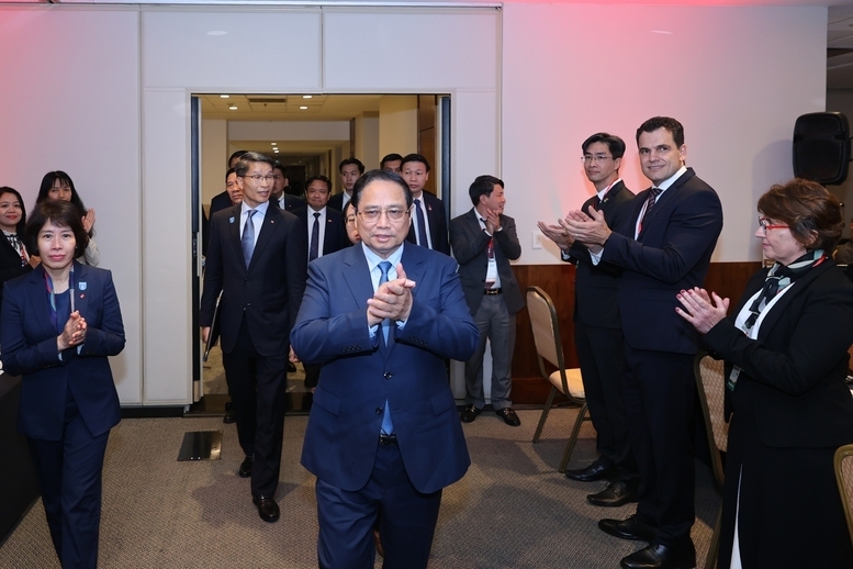 Thủ tướng Phạm Minh Chính đến dự Diễn đàn Doanh nghiệp Việt Nam - Brazil - Ảnh: VGP/Nhật Bắc