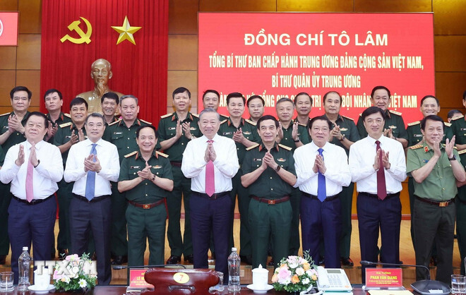 Tổng Bí thư Tô Lâm và các đại biểu chụp ảnh chung. Ảnh: TTXVN