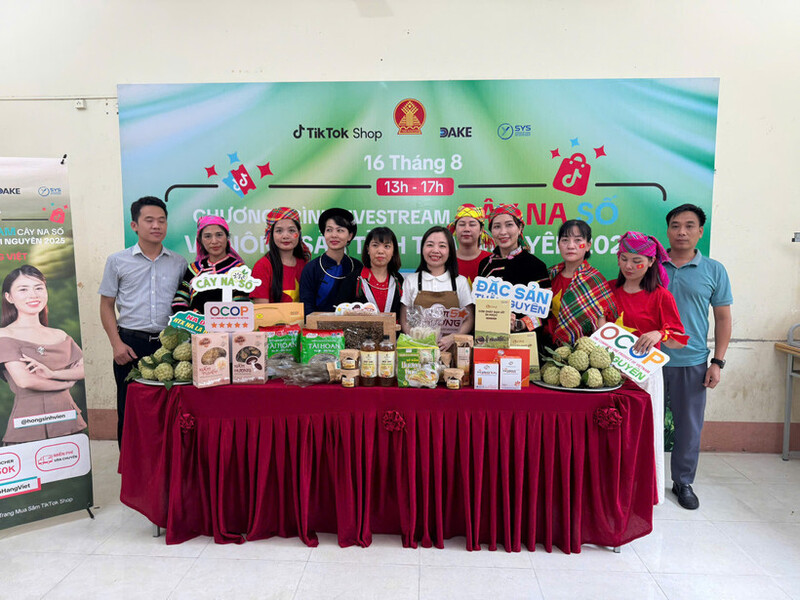 Phiên livestream “Nông sản Thái Nguyên - Tự hào hàng Việt” sau hơn 4 tiếng được hơn 10 triệu lượt tiếp cận, gần 190.000 lượt theo dõi, gần 500 đơn hàng được chốt. Ảnh: Văn Ngọc