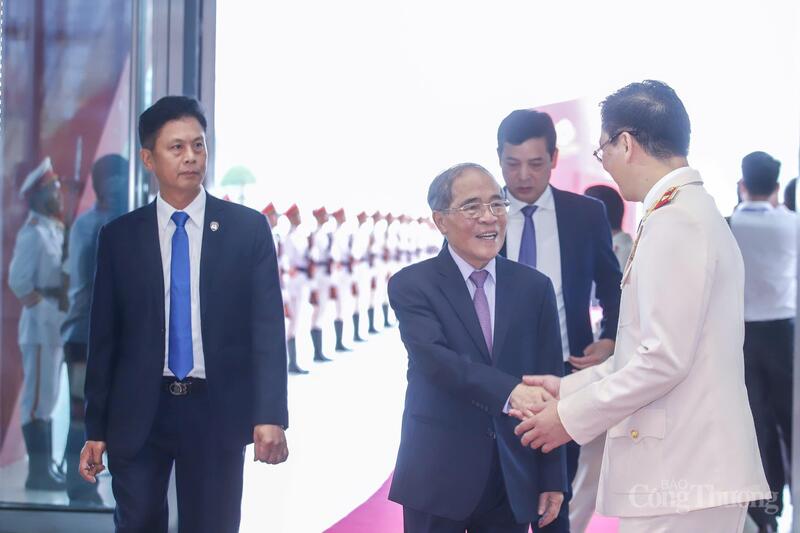 Nguyên Chủ tịch Quốc hội Nguyễn Sinh Hùng.