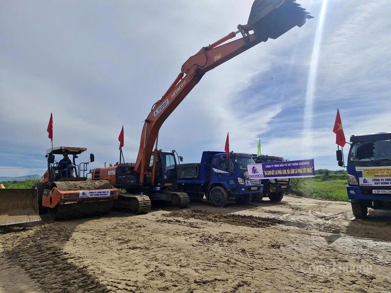 Khu tái định cư phục vụ Dự án đường sắt tốc độ cao trục Bắc - Nam trên địa bàn phường Điện Bàn Bắc có diện tích 4,69 ha với quy hoạch hiện đại, tổng mức đầu tư hơn 76 tỉ đồng