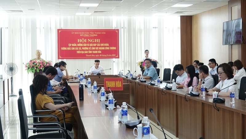 Các đại biểu tại điểm cầu trung tâm