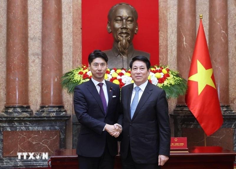 Chủ tịch nước Lương Cường tiếp Trưởng Ban Thanh niên Đảng Dân chủ tự do Nhật Bản (LDP) Nakasone Yasutaka. Ảnh: Lâm Khánh/TTXVN