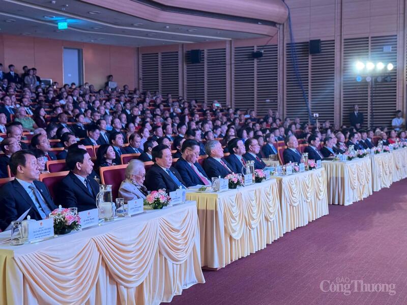 Nguyên Phó Chủ tịch nước Nguyễn Thị Bình - nhà ngoại giao xuất sắc của Việt Nam tham dự lễ kỷ niệm