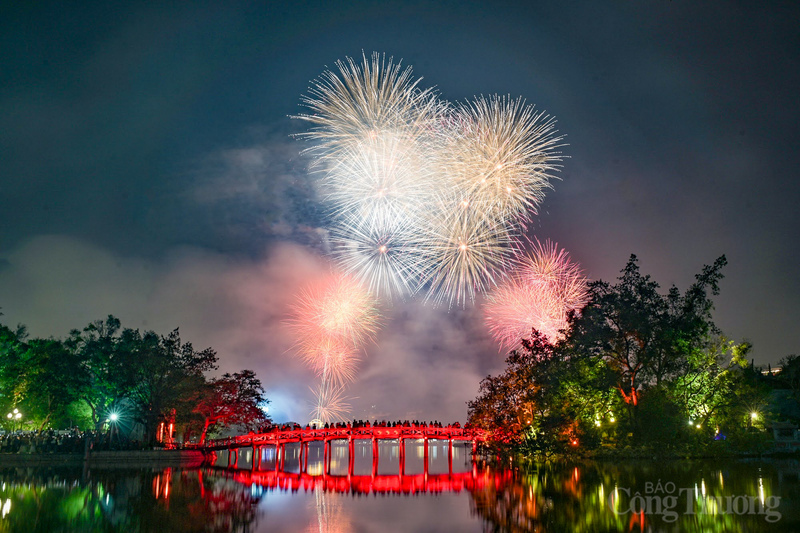 Mãn nhãn màn pháo hoa tuyệt đẹp chào mừng 80 năm Quốc Khánh 2/9 - 7