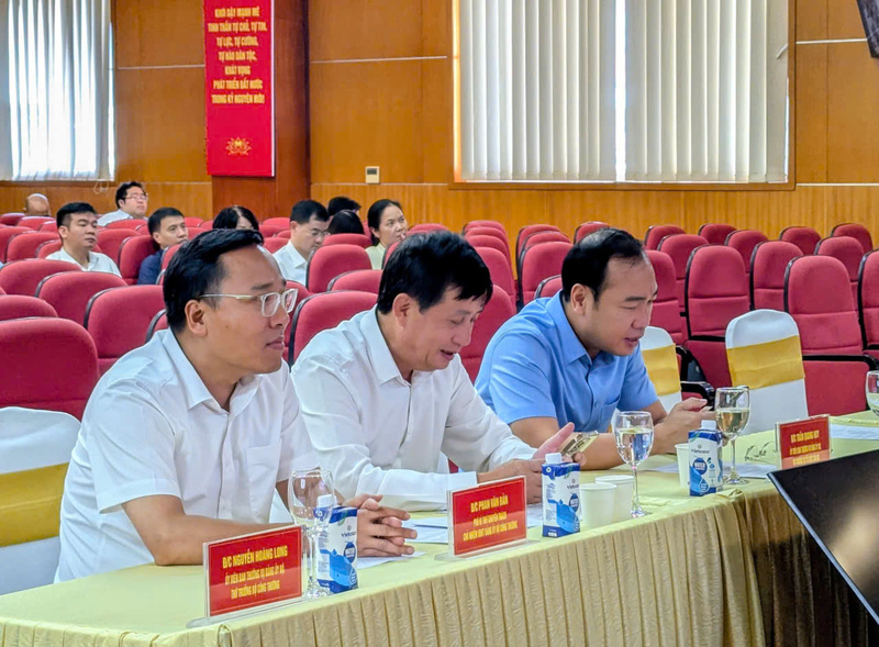 Đồng chí Nguyễn Hoàng Long, Uỷ viên Ban Thường vụ Đảng uỷ Bộ Công Thương, Thứ trưởng Bộ Công Thương dự Hội nghị tại điểm cầu Bộ Công Thương. Ảnh: QL