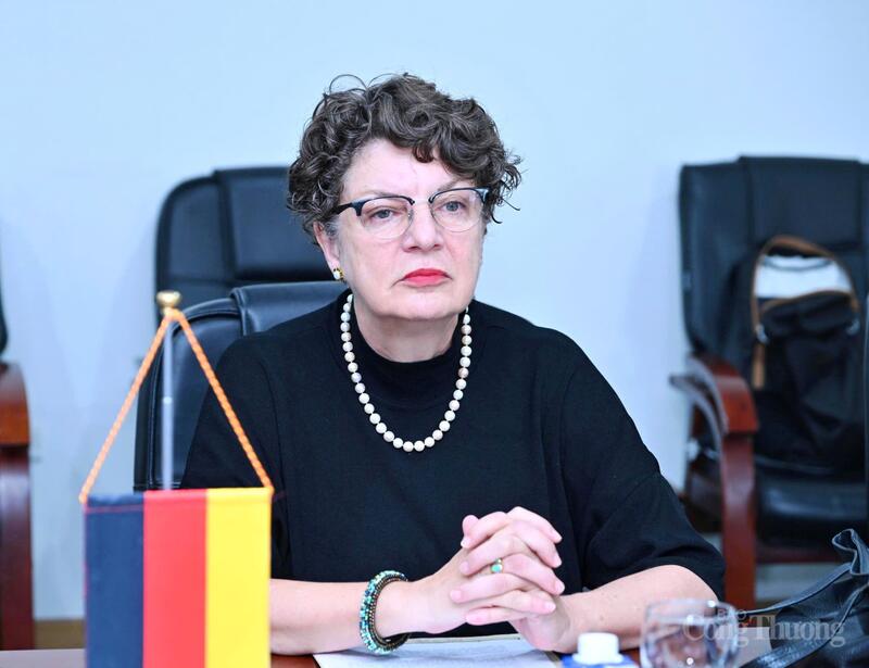 Bà Helga Margarete Barth, Đại sứ Cộng hòa Liên bang Đức tại Việt Nam nêu một số khó khăn, vướng mắc của nhà đầu tư Đức hiện nay tại thị trường Việt Nam.